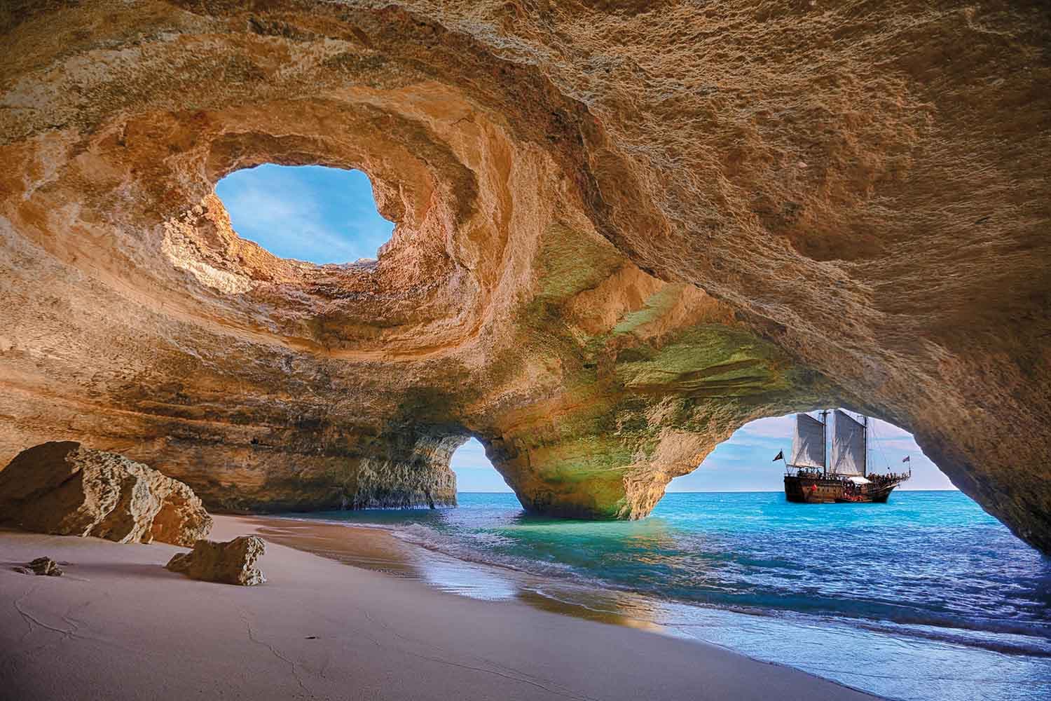 Meereshöhle an der Algarve